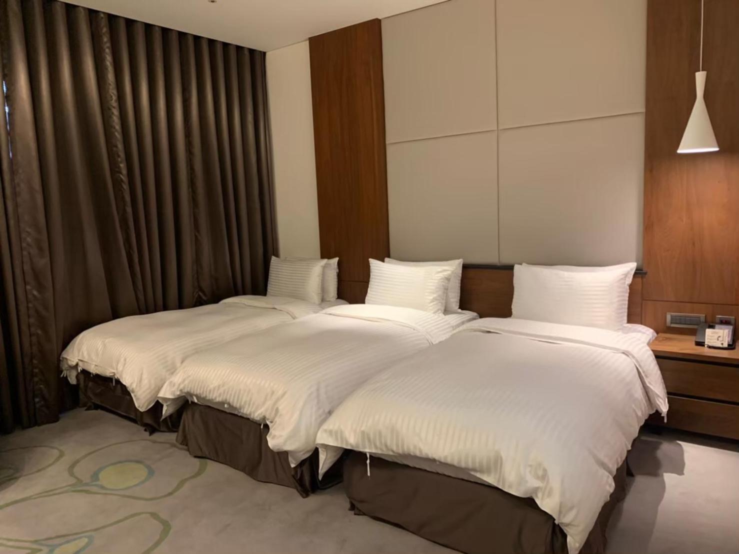 Golden Tulip Glory Fine Hotel Tainan Exteriör bild
